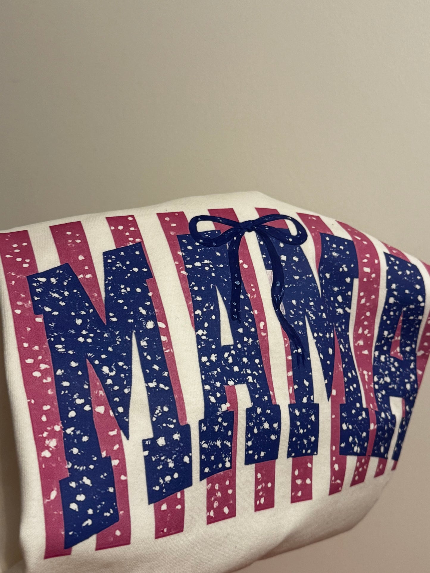 MAMA bow and dots
